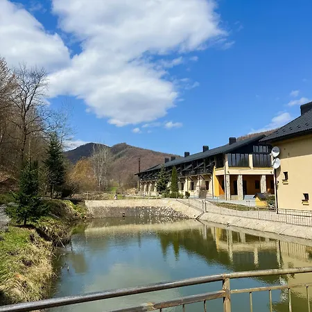 Slorung Wellness Hotel *