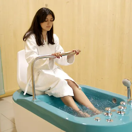 Slorung Wellness 호텔 *